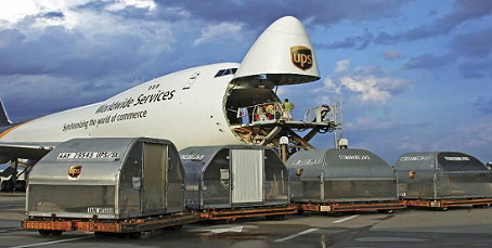 ups-flugzeug-verladung