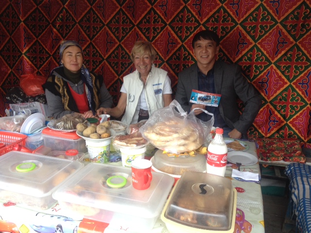 Da schmeckt das Frühstück wieder. Dina  wollte sich für die Autogrammkarten bedanken