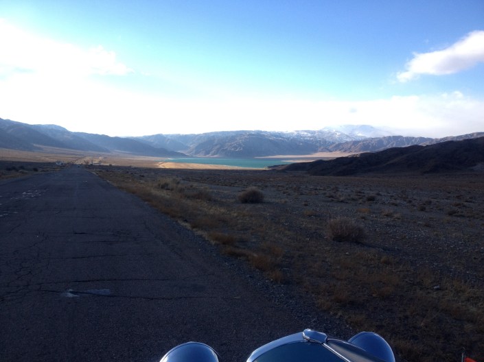 Der See hat keinen Namen , da haben wir ihn Heidi See getauf. Später erfahren wir, es ist kein See, sondern ein Wasserreservat.