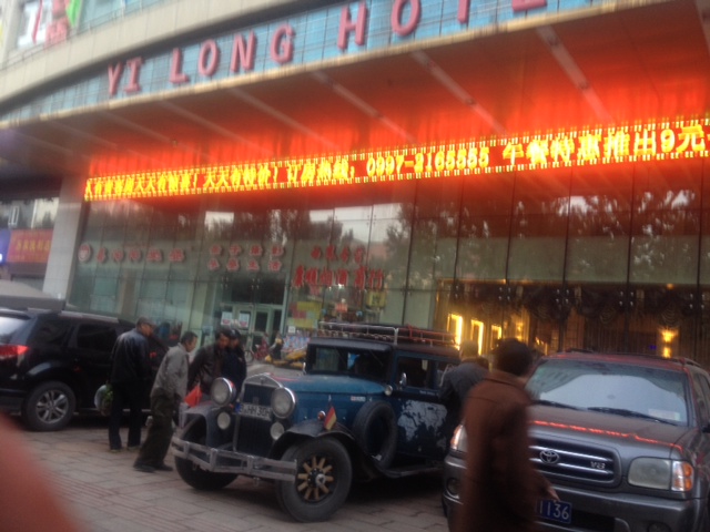 Überall grelle bunte Beleuchtung.Andreas Boehlke, das würde Dir nicht gefallen.