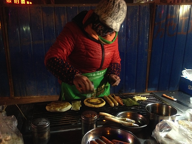 Ich esse gerne auf dem Markt. Mr. Wang nicht so gerne, wegen der Hygiene.